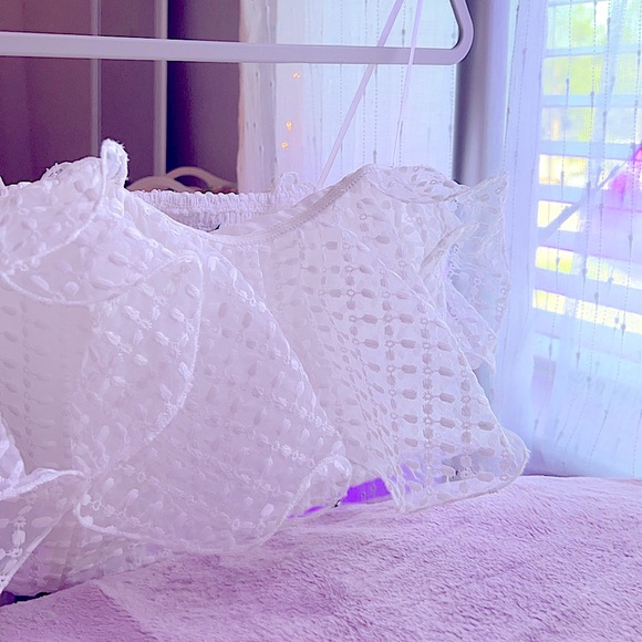 Blu Spero: “Dare To Fail Off Shoulder Lace Crop Top” - Picture 5 of 9